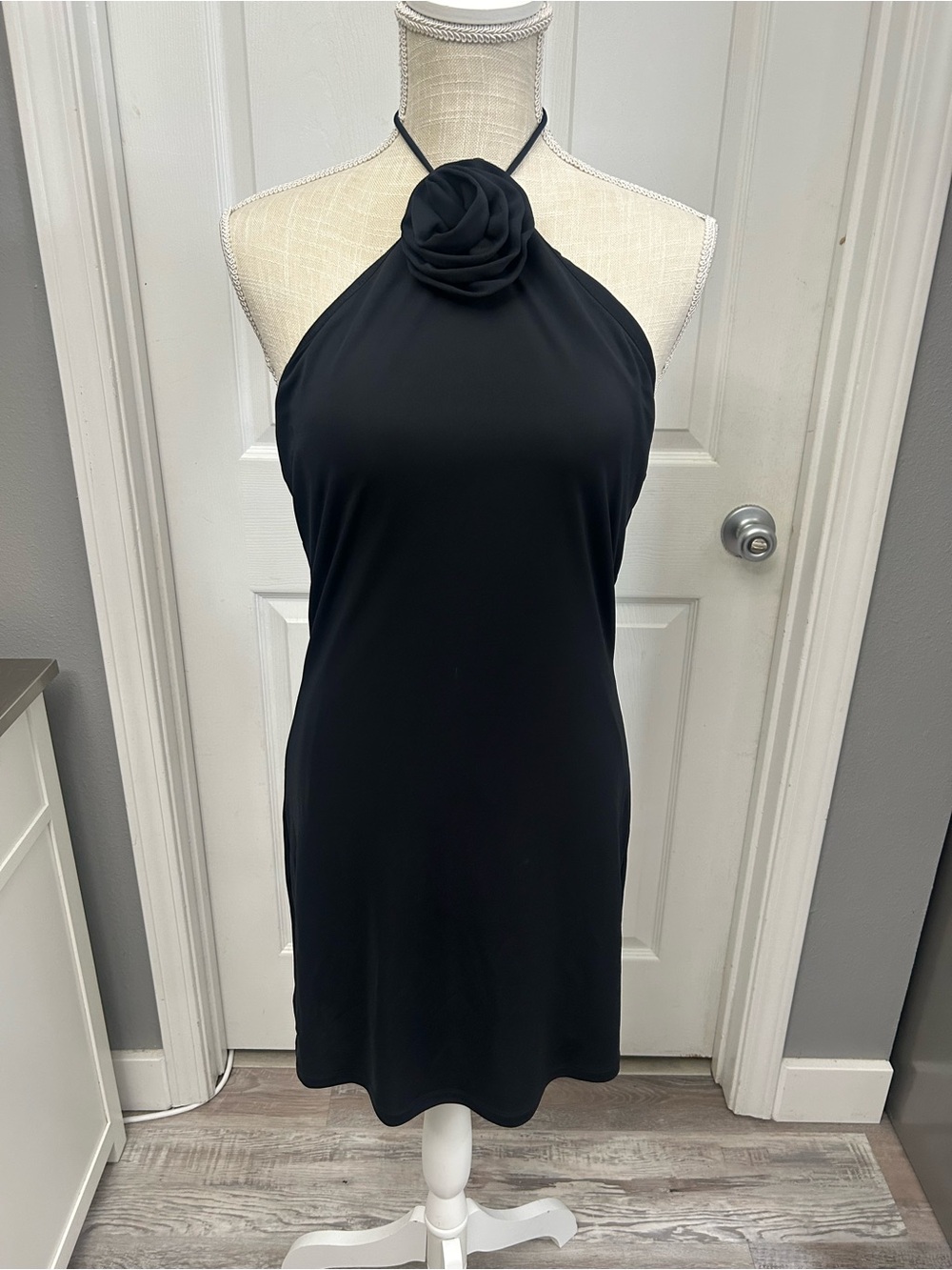 Gianni Bini Black Mini Casual Dress with Flower Halter Neck Sz L